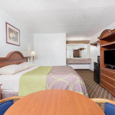 Super 8 By Wyndham Riviera Beach West Palm Beach Екстериор снимка