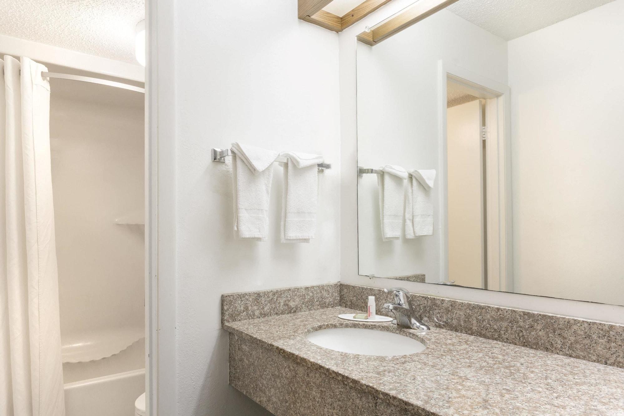 Super 8 By Wyndham Riviera Beach West Palm Beach Екстериор снимка