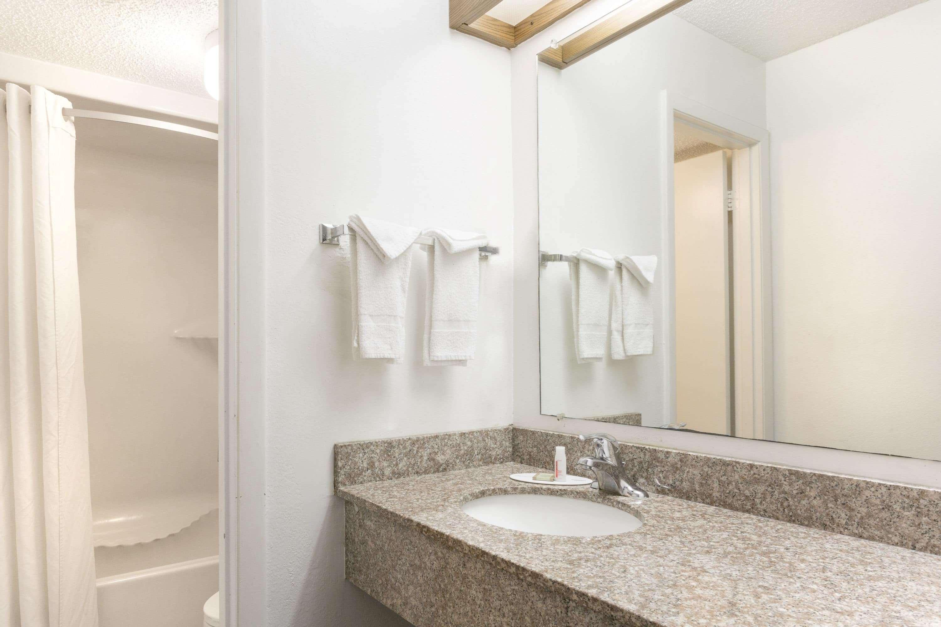 Super 8 By Wyndham Riviera Beach West Palm Beach Екстериор снимка